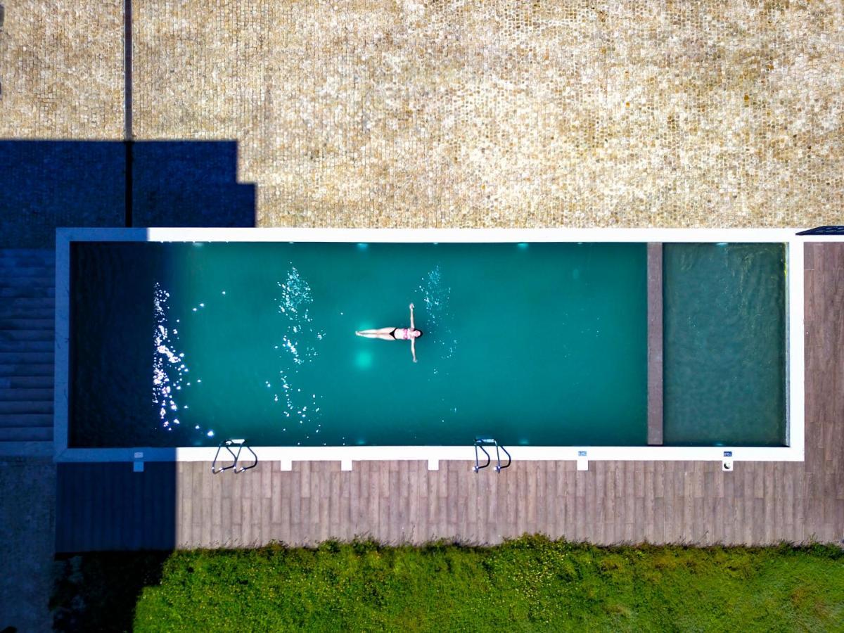 Mw Douro Wine & Spa Санта-Марта-ди-Пенагиан Экстерьер фото A swimming pool