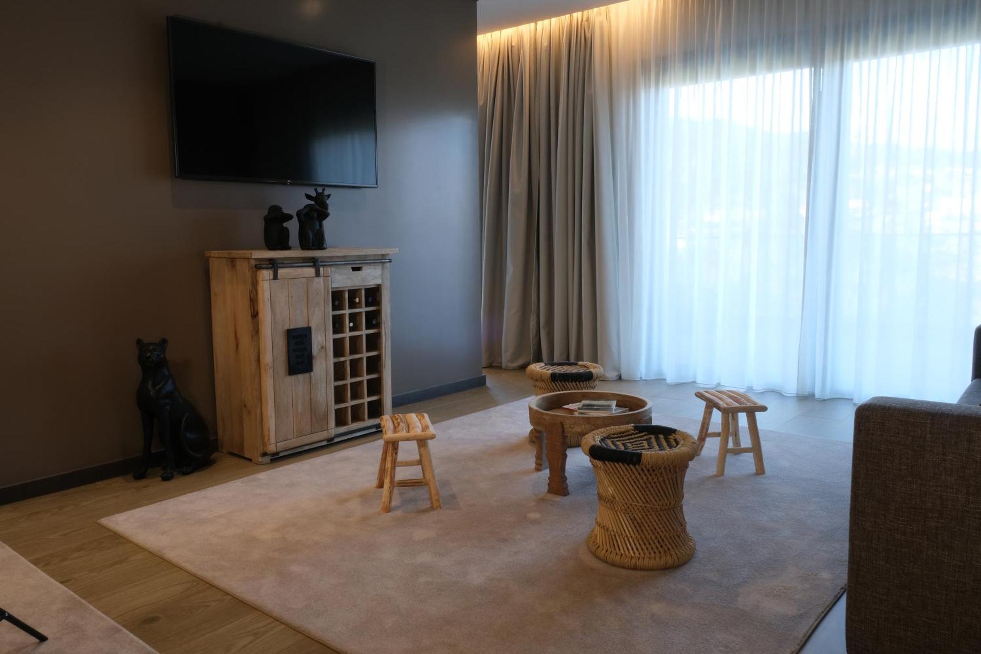 Mw Douro Wine & Spa Санта-Марта-ди-Пенагиан Экстерьер фото A living room at the hotel